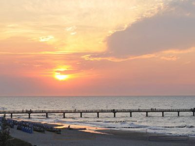 Sonnenuntergang über der Seebrücke Kühlungsborn Ost