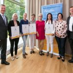 Verleihung Zertifikat Familienurlaub