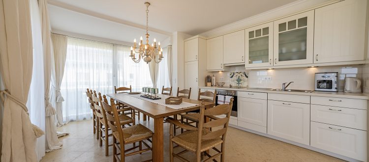 Esstisch Wohnung 4, Strandresidenz Kühlungsborn 